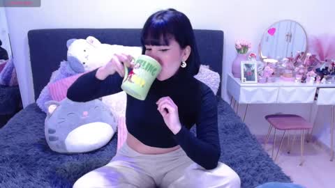 Snapshot of hatzukoi_miaow chatting on December 2024 07:51:01 AM petunia online show from December 2024 07:51:01 AM