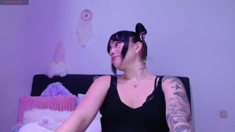 Snapshot of hatzukoi_miaow chatting on January 2025 09:22:01 PM petunia online show from January 2025 09:22:01 PM