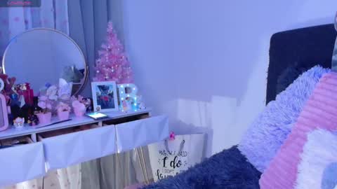 Snapshot of hatzukoi_miaow chatting on January 2025 05:30:01 AM petunia online show from January 2025 05:30:01 AM