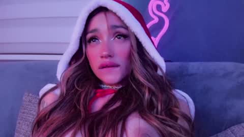 Snapshot of hazeeell chatting on December 2024 08:45:02 PM Marie online show from December 2024 08:45:02 PM
