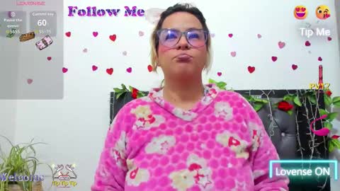 Snapshot of hazel_34 chatting on November 2025 08:33:02 AM hazel online show from November 2025 08:33:02 AM