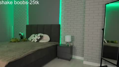 Liya dont forget to thumbs up me online show from October 2025 11:16:01 AM