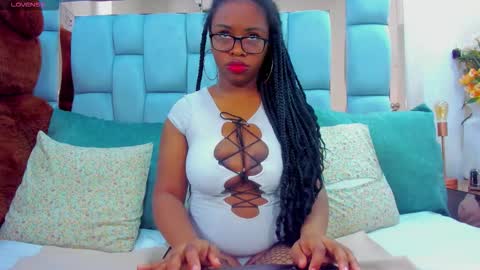 hazel_lanee online show from February 2026 11:03:01 PM