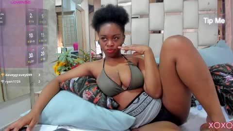 hazel_lanee online show from May 2026 07:06:02 AM