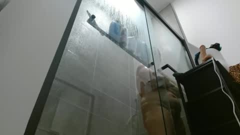 Hazel online show from November 2025 01:19:02 AM