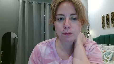 Hazel online show from April 2026 09:57:02 PM