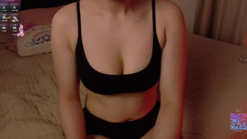 Snapshot of hazelhayess chatting on May 2026 04:04:02 PM hazelhayess online show from May 2026 04:04:02 PM