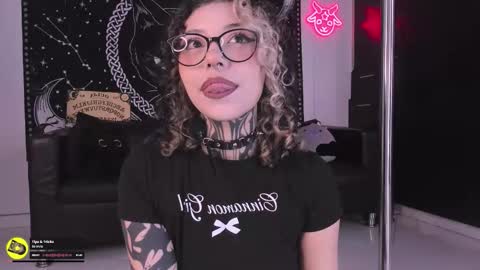 Hazell Witch online show from October 2025 04:51:02 PM