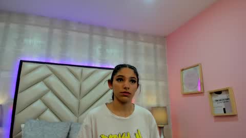 Snapshot of hazelmoret chatting on September 2025 11:33:02 AM HazelMoret online show from September 2025 11:33:02 AM