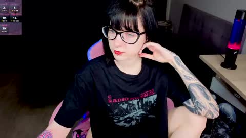 Snapshot of hazeltompson chatting on April 2026 01:01:02 PM hazeltompson online show from April 2026 01:01:02 PM