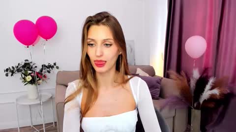 heartedlove_1 online show from September 2025 06:57:01 AM