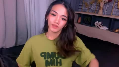 Snapshot of heather_winter chatting on December 2025 08:49:02 PM HEATHER online show from December 2025 08:49:02 PM