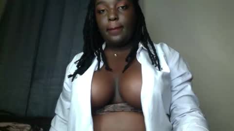 Snapshot of heaven_122 chatting on February 2026 12:03:01 PM Angel online show from February 2026 12:03:01 PM