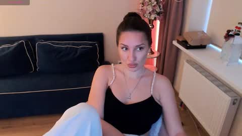 Heaven girl online show from November 2025 10:25:02 AM