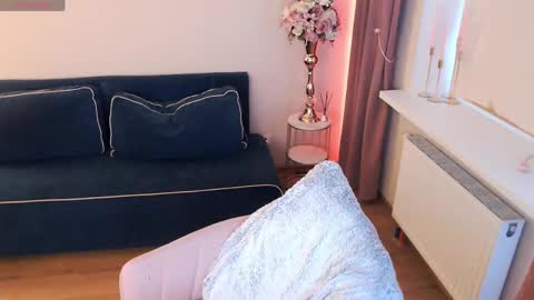 Heaven girl online show from April 2026 05:04:02 PM