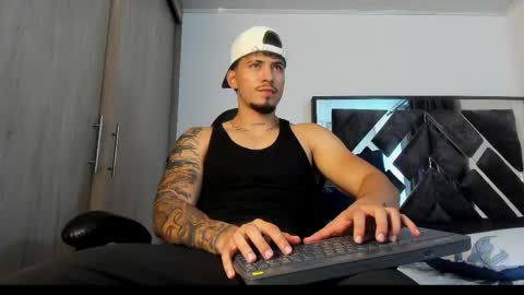 Snapshot of heavy_thor chatting on April 2026 01:27:02 AM Thor online show from April 2026 01:27:02 AM