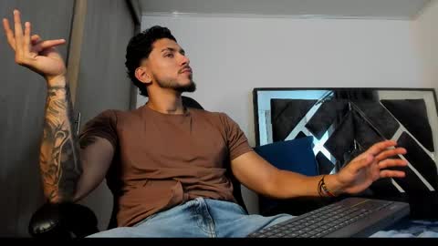 Snapshot of heavy_thor chatting on April 2026 12:31:01 AM Thor online show from April 2026 12:31:01 AM