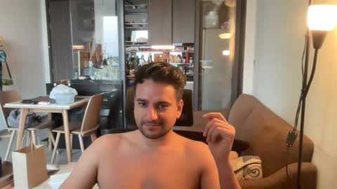 Hebrew Squire online show from January 2025 11:01:01 AM