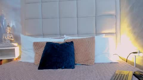 Snapshot of hecate1_ chatting on September 2025 08:01:01 PM Keira Hecate online show from September 2025 08:01:01 PM