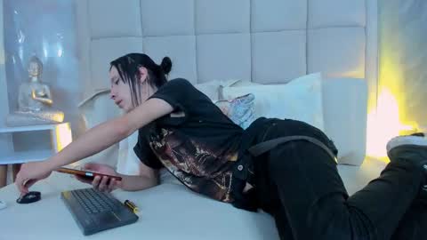 Snapshot of hecate1_ chatting on October 2025 08:51:02 PM Keira Hecate online show from October 2025 08:51:02 PM