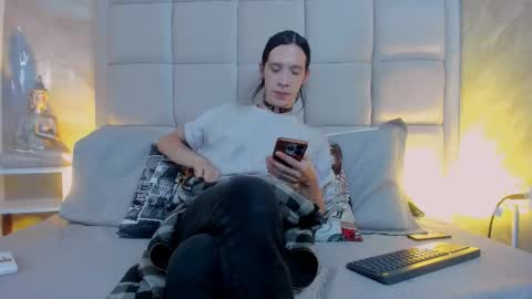 Snapshot of hecate1_ chatting on November 2025 08:00:01 PM Keira Hecate online show from November 2025 08:00:01 PM