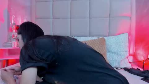 Snapshot of hecate1_ chatting on November 2025 08:52:01 PM Keira Hecate online show from November 2025 08:52:01 PM