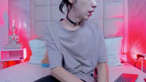 Snapshot of hecate1_ chatting on November 2025 08:00:01 PM Keira Hecate online show from November 2025 08:00:01 PM