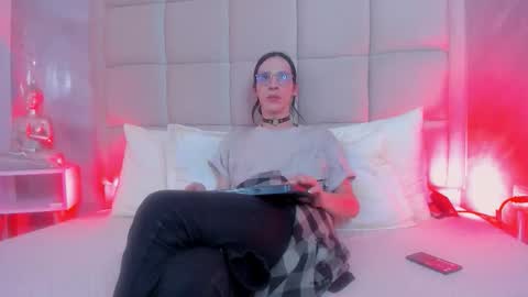 Snapshot of hecate1_ chatting on November 2025 07:51:02 PM Keira Hecate online show from November 2025 07:51:02 PM