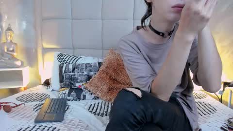 Snapshot of hecate1_ chatting on December 2025 06:35:02 PM Keira Hecate online show from December 2025 06:35:02 PM