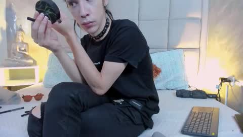 Snapshot of hecate1_ chatting on December 2025 06:37:02 PM Keira Hecate online show from December 2025 06:37:02 PM