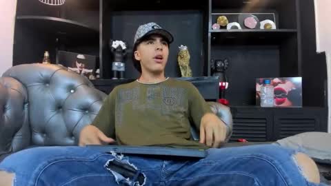 Snapshot of heellboy_ chatting on November 2025 02:23:02 AM heellboy_ online show from November 2025 02:23:02 AM