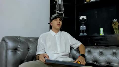 Snapshot of heellboy_ chatting on November 2025 02:35:01 AM heellboy_ online show from November 2025 02:35:01 AM