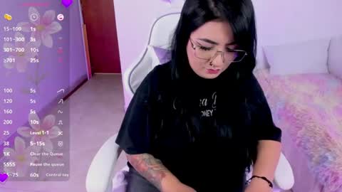Snapshot of heey_kitty chatting on July 2026 06:43:02 PM IM EMY online show from July 2026 06:43:02 PM