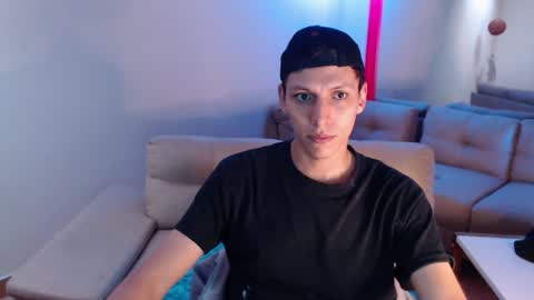 Snapshot of hefesto_69 chatting on February 2025 08:28:01 PM hefesto_69 online show from February 2025 08:28:01 PM