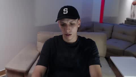 Snapshot of hefesto_69 chatting on March 2025 08:44:02 PM hefesto_69 online show from March 2025 08:44:02 PM