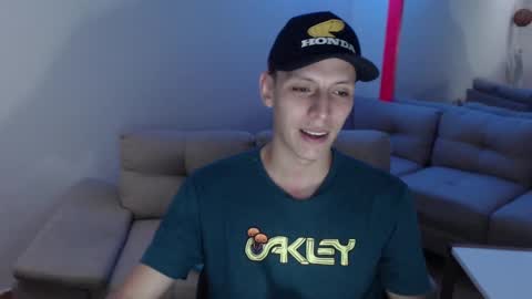 Snapshot of hefesto_69 chatting on March 2025 09:15:02 PM hefesto_69 online show from March 2025 09:15:02 PM