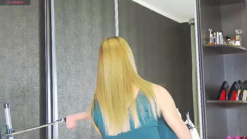 Helen online show from November 2025 06:52:02 PM