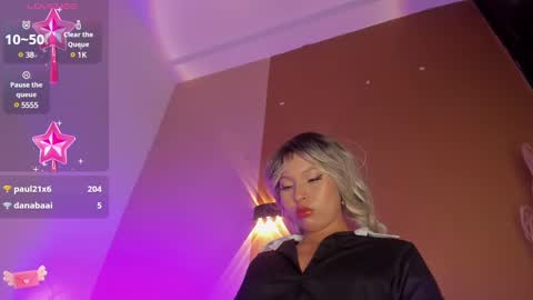 Snapshot of heicel_ chatting on December 2024 12:09:02 AM Heicel online show from December 2024 12:09:02 AM