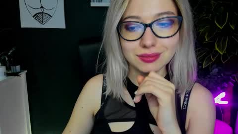 Snapshot of heidi_pleasure chatting on January 2025 12:10:01 PM Heidi online show from January 2025 12:10:01 PM