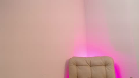 Heidi Palmer online show from June 2026 02:42:01 AM