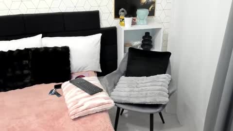 Snapshot of heidixcutie chatting on February 2025 04:42:02 AM Heidi online show from February 2025 04:42:02 AM