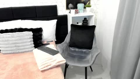 Snapshot of heidixcutie chatting on February 2025 05:01:01 AM Heidi online show from February 2025 05:01:01 AM