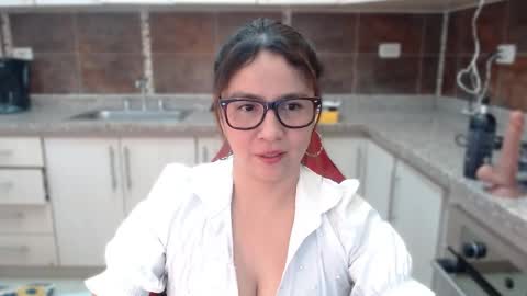 Snapshot of heidy_wells chatting on September 2025 11:36:02 AM Heidy online show from September 2025 11:36:02 AM