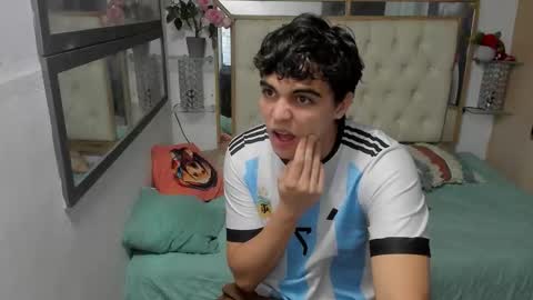 Snapshot of heiker_ chatting on October 2025 03:07:02 AM heiker_ online show from October 2025 03:07:02 AM