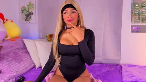 HEILY  online show from November 2025 06:22:01 AM