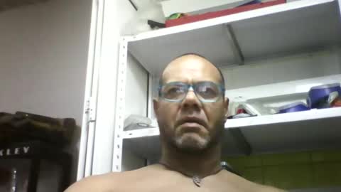 Snapshot of heistt chatting on October 2025 08:20:01 PM Heist Stein online show from October 2025 08:20:01 PM