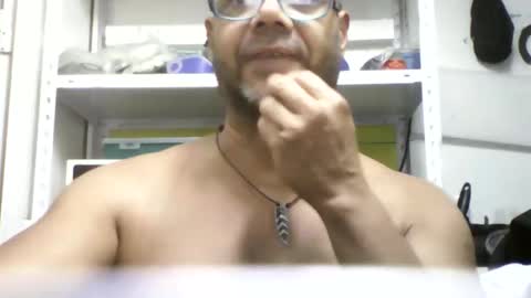 Snapshot of heistt chatting on October 2025 10:21:02 PM Heist Stein online show from October 2025 10:21:02 PM