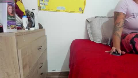 Hela   Independent model online show from November 2025 05:12:02 PM