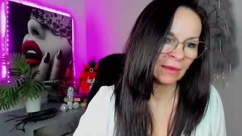 Helen online show from April 2026 02:39:02 PM