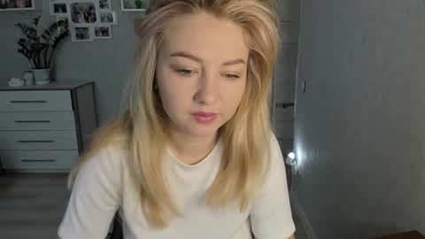 Helen sven online show from October 2025 05:48:01 AM